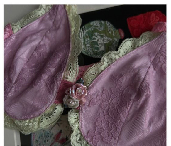 セラミック　ピンク花　白い花　２枚セット　ヘアピン　髪留め　ヘアクリップ　ヘアバレッタ　ヘアアクセサリ— 2枚目の画像