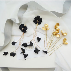 ふわふわ揺れる、airy flower petal earrings（black） 8枚目の画像