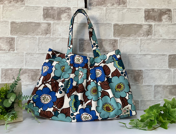 [L size] Big Flower Pattern Granny Bag 藍色 &lt;推薦通勤包&gt; 第3張的照片