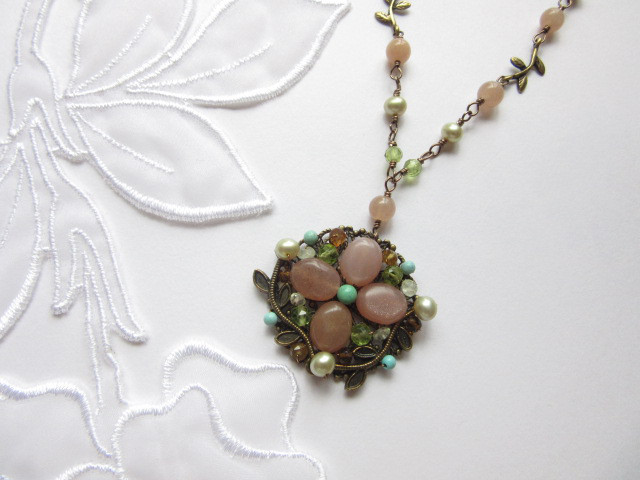 アンティークジュエリー風　オレンジムーンストーンのロングネックレス