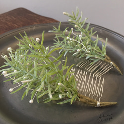 いず様お取り置き商品】ローズマリーとベビーパールの髪飾り(両サイド  