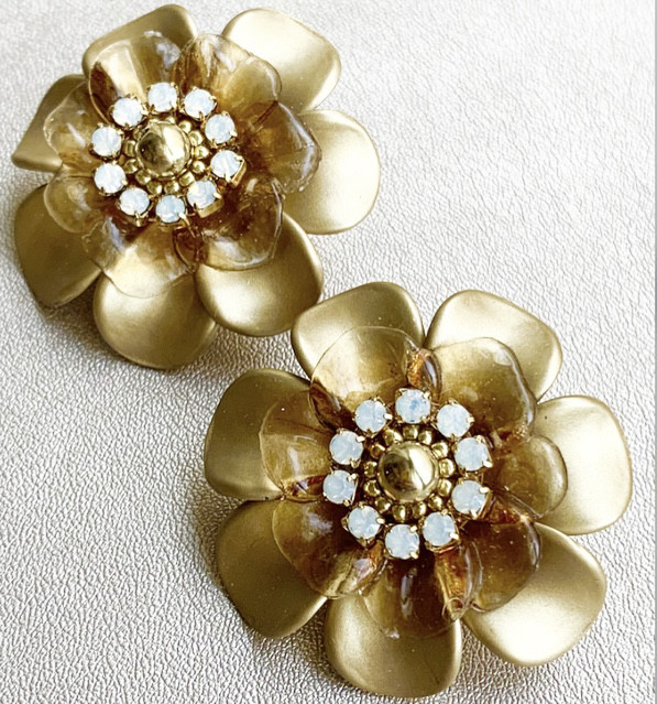 Pivoine  ゴールドフラワーイヤリング・ピアス