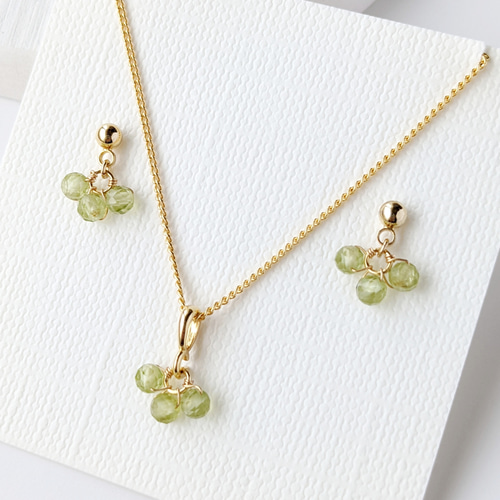 おすすめ2点セット＊ 8月誕生石 ペリドットの3粒ピアス / イヤリング 