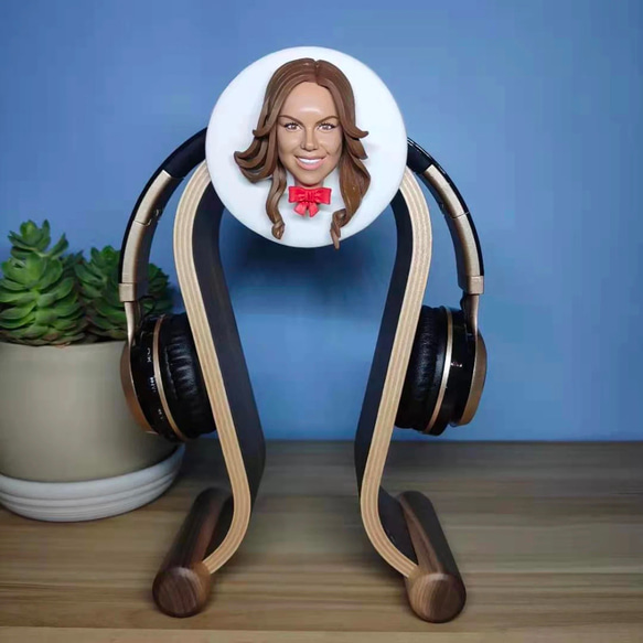 【オーダーメイド】職人手作り木製ヘッドホンスタンド 3D肖像画置物似顔絵人形雛様雛飾 卓上収納 音楽が好きな人 ゲーマー 7枚目の画像