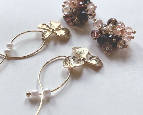 定番 お花 フラワー ビーズ(アクセサリー、ピアス、イヤリング ピアス