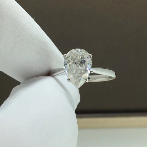 newデザイン】モアサナイト リングK18WG