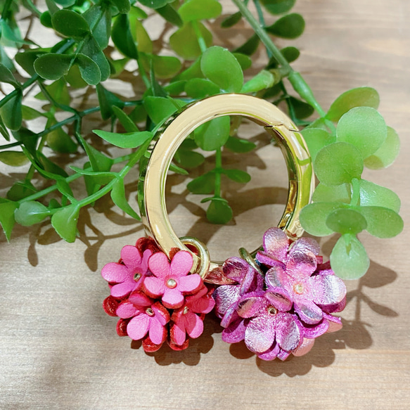 Newチャーム】ダブルフラワー カラビナチャーム(花色シャイニーピンク 