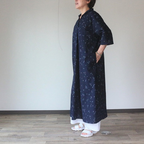 着物リメイク 十字模様しじら織り丸襟前後タックワンピース