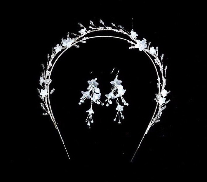 繊細な小枝　♡小花のヘッドドレス♡ピアスのセット　シルバー【ラッピング無料】