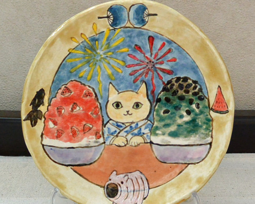 猫の絵皿　作家様　猫　壁掛け 絵画。壁掛け絵原画手描き【ヨーロッパ風の椅子と白い猫】01