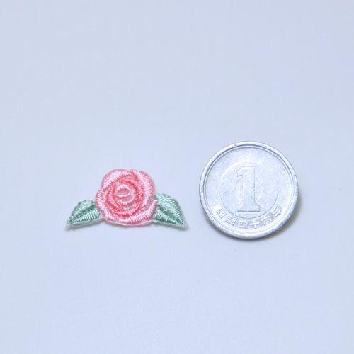 薔薇刺しゅうの小さいワッペン（ピンク）アイロン接着5枚セット
