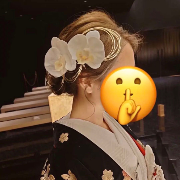 胡蝶蘭髪飾り 2輪　結婚式 ウェディング 成人式 シルクフラワー  前撮リ　和装 1枚目の画像