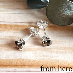 天然石》ファセットカット〔スクエア〕ピアス 【スモーキークォーツ4mm