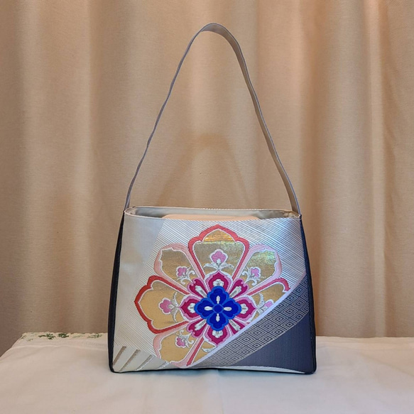 和風柄かラフル刺繍シルク着物帯のハンドバッグ 2枚目の画像