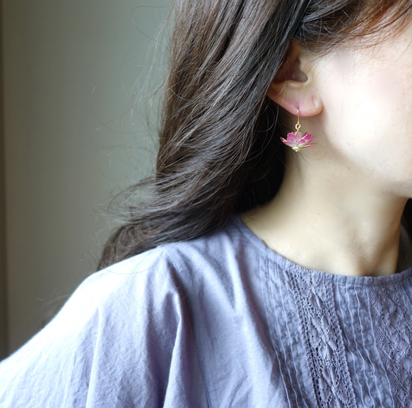 蓮花耳環/無耳洞耳環【七月誕生月花】 第7張的照片