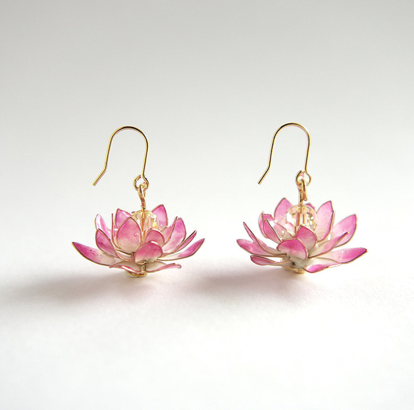 蓮花耳環/無耳洞耳環【七月誕生月花】 第8張的照片