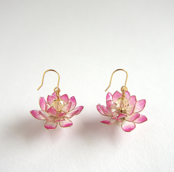 蓮花耳環/無耳洞耳環【七月誕生月花】 第9張的照片