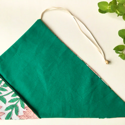 お箸袋　カトラリーケース　ブロックプリント　サーモンピンク×緑　木製ビーズ　 3枚目の画像