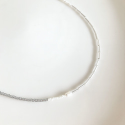 マスクホルダー変更可ロング淡水パールと極小粒グレイッシュシルバービーズの繊細なネックレス 6枚目の画像