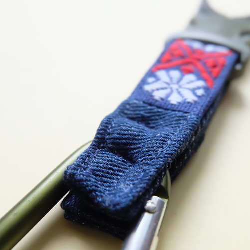 こぎん刺しキウイ色のペットボトルホルダー☺︎藍梅の花【刺繍