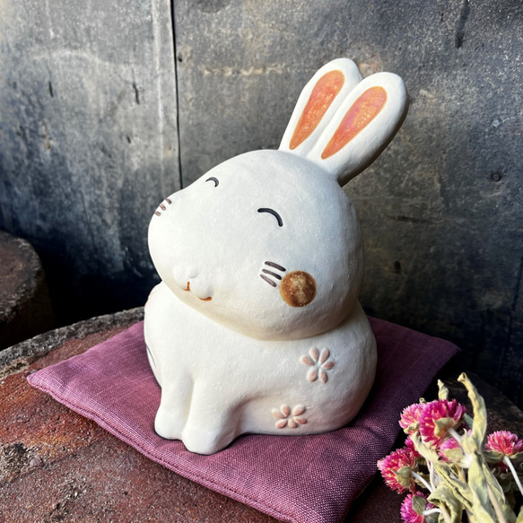 にっこりうさぎ（小）座布団（中）付き　Ｏ-210　陶製　/Rabbit/兔子 3枚目の画像