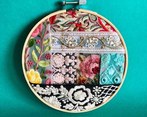 壁掛け時計　インド刺繍リボン 3bfb0a11793465afa29d7289657bca