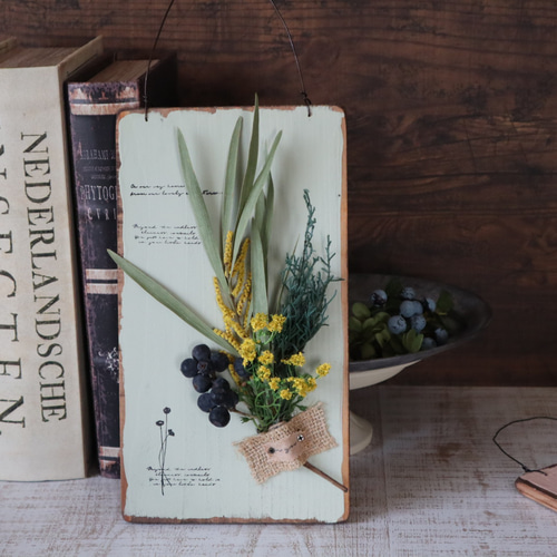 魔女森 森の子の山小屋にある 魔女の箒 ドライフラワー リース スワッグ 魔女森 森の子の山小屋にある 魔女の箒 ドライフラワー リース