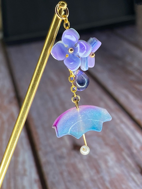 梅雨に紫陽花と傘のかんざし 3枚目の画像