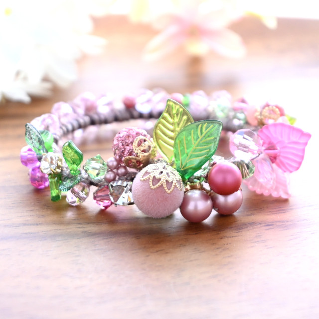 春もの超早割✨ピーチ ビジュー シュシュ＊ブレスレット
