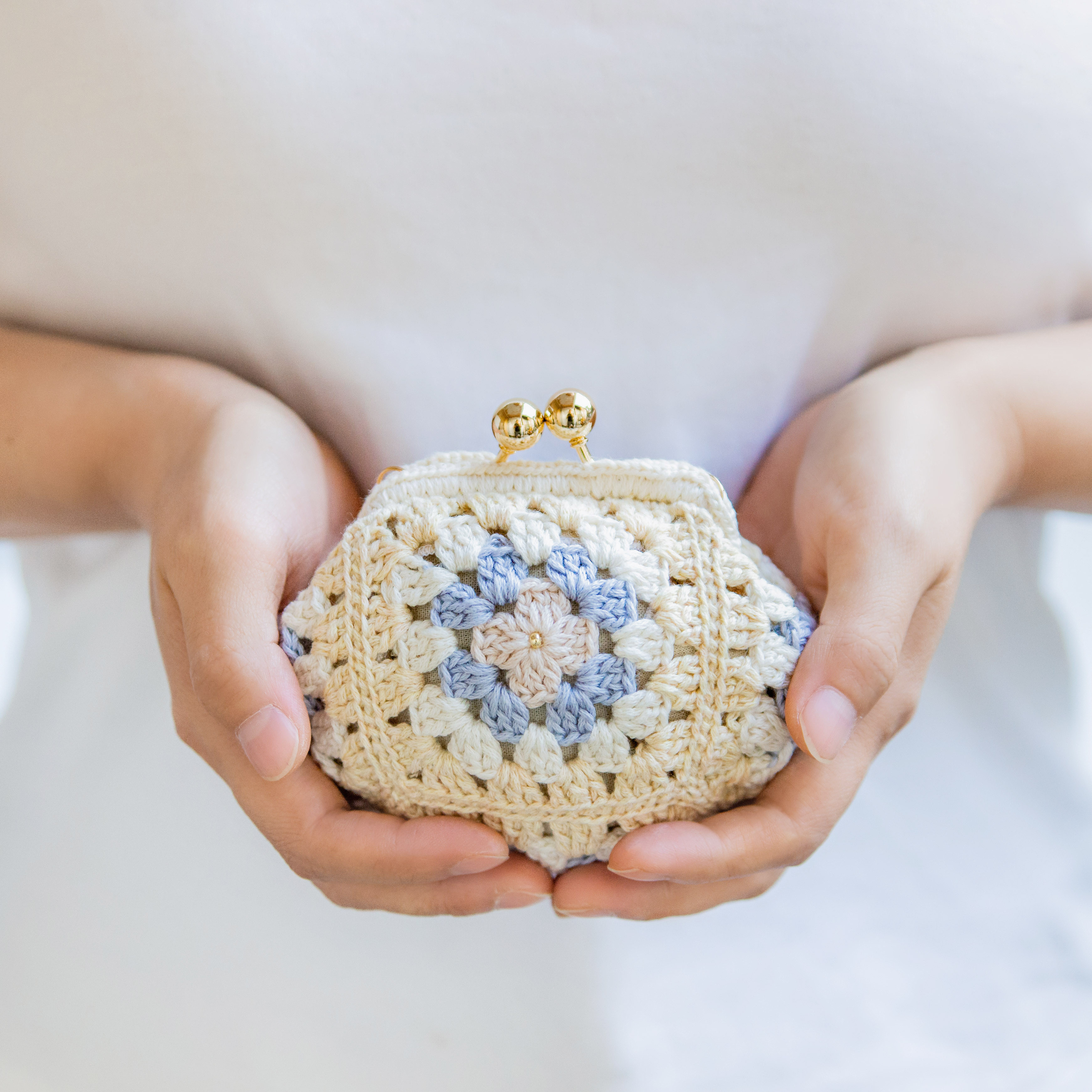 数量限定】手編み かぎ針編み モチーフ編み グラニースクエア がまぐち