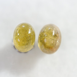 （1 件）黃色藍寶石耳釘（8 x 6 毫米，鈦金屬耳釘） 第1張的照片