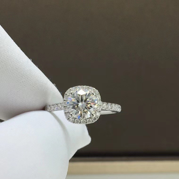 【newデザイン】モアサナイト 　リング　K18WG