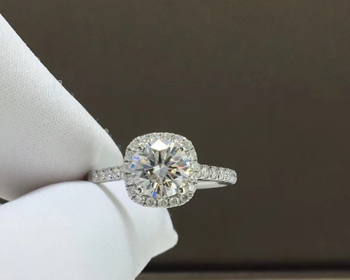 newデザイン】モアサナイト リング K18WG 指輪・リング