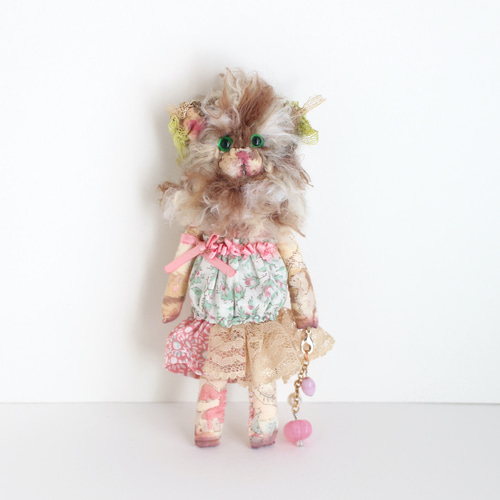 ペルシャ猫 チンチラ（ゴールデン）のミニぬいぐるみ13.5cm バック
