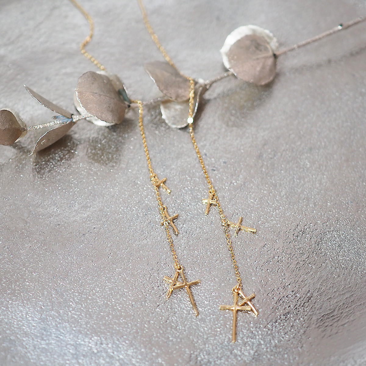 Star Cross pierced earring(gold)