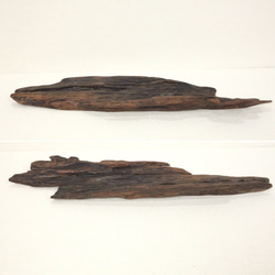 【温泉流木】幹の木の皮そのままの美しくダークな流木台座 台座 流木インテリア 2枚目の画像