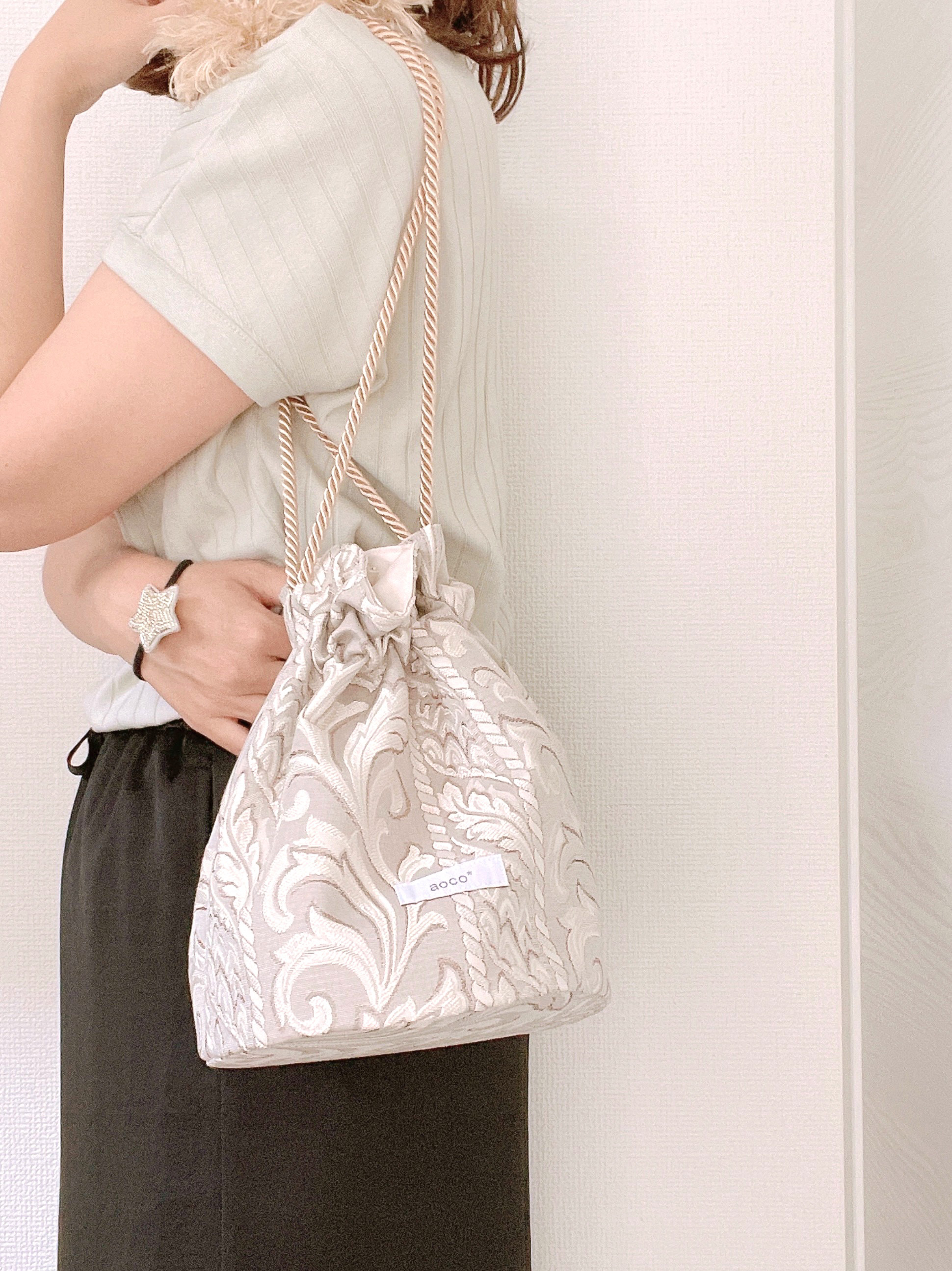 きれい目コーデに♪丸底巾着バッグ/leaf/リーフ/ツイストコード/ジャガード/巾着/巾着バッグ/巾着袋