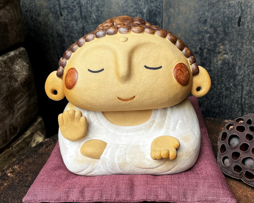 満天大仏　グレー仏像ぬいぐるみ 赤い座布団付き 満天大仏 グレー仏像ぬいぐるみ 赤い座布団付き 満天大仏 グレー