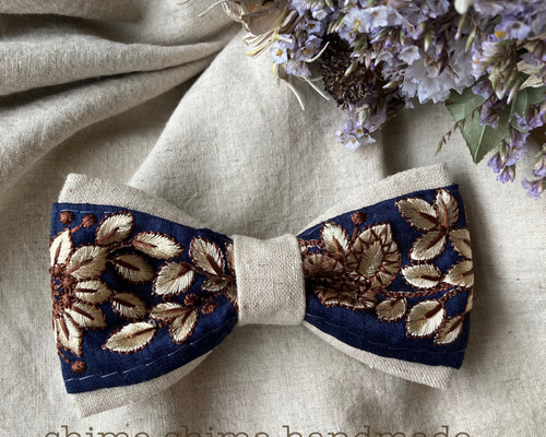 インド刺繍リボンとコットンリネンの個性的なデザインの蝶ネクタイ 花