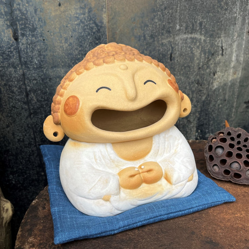 わっはっは大仏さん 座布団（中）付き O-254 陶製 /Big Buddha