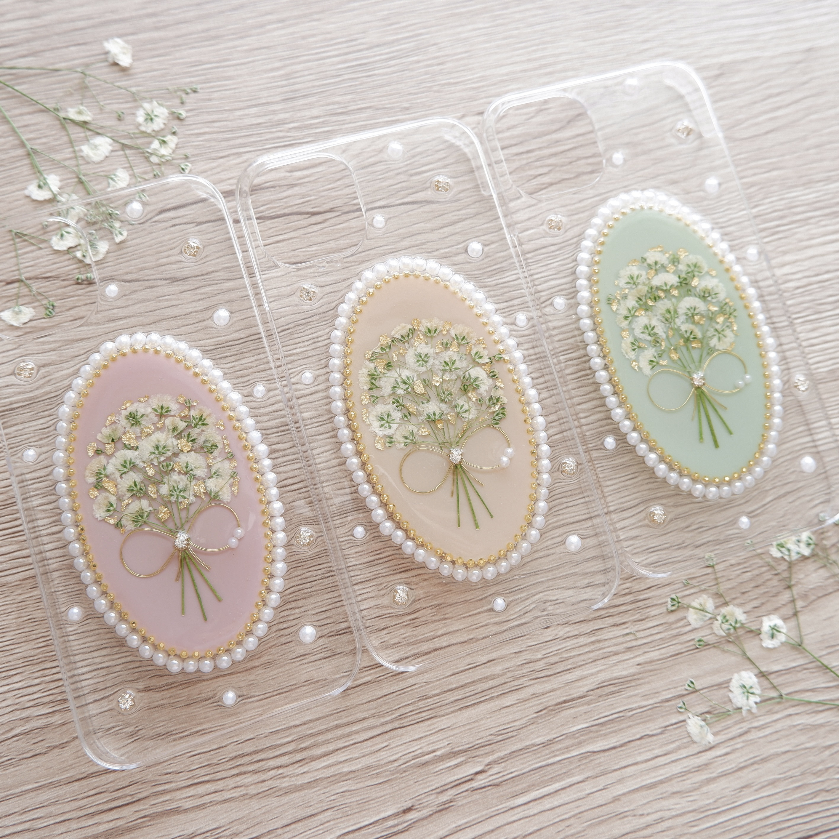 オーバル・かすみ草ブーケ❁.*･ﾟスマホケース【※iPhone専用ページ】