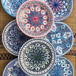 チュニジア・北アフリカ伝統絵付皿　24cm　平皿サークル　甘く人を酔わせる青と赤　55 5枚目の画像