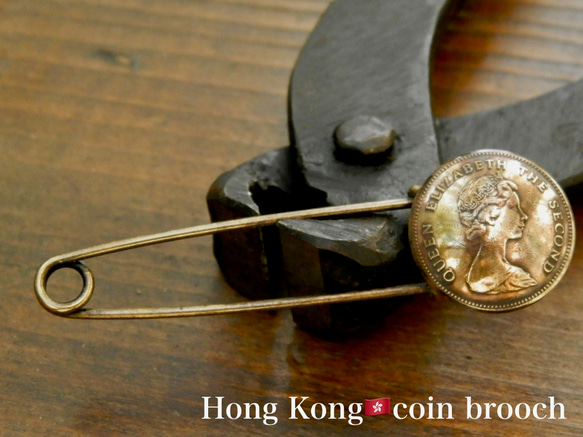 ＃B75 Hong Kong Coin Brooch 2枚目の画像