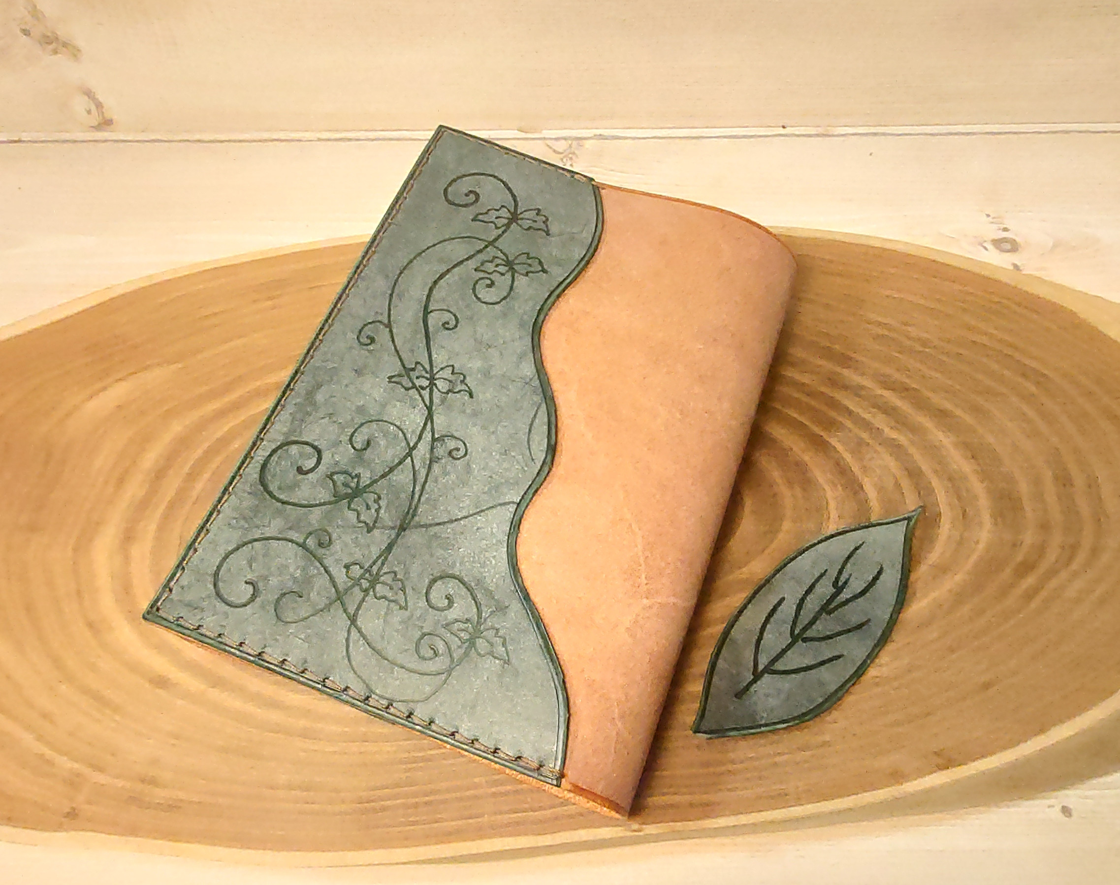 【葉っぱの栞付き】ブックカバー「バイカラー」 6,408円