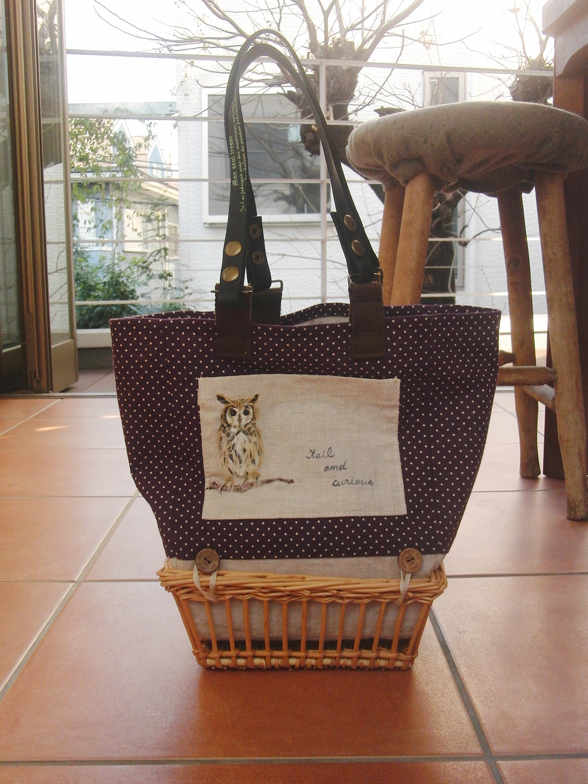 イラスト手描きのリバーシブルカゴバッグ＠フクロウ