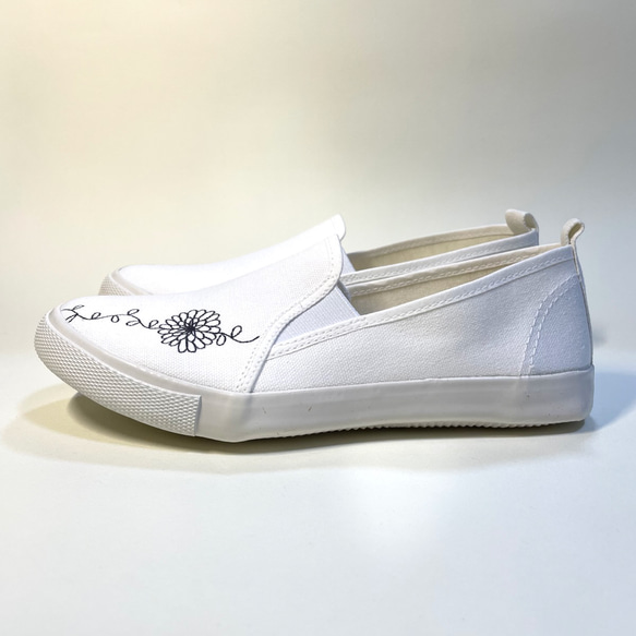 Monotone Flowerslip-on (22.0cm-29.0cm) 輕量版/白色鞋底 第3張的照片