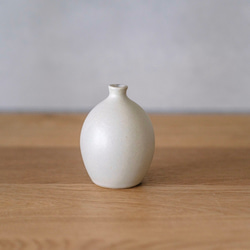 一輪挿し(6) 白　ドライフラワー　生花　花瓶　陶器 2枚目の画像