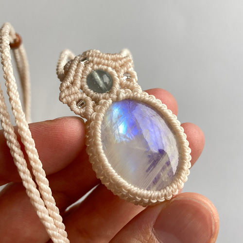 レアカラーサンストーン・レインボームーンストーンのマクラメネックレス レアカラーサンストーン・レインボームーンストーンのマクラメ