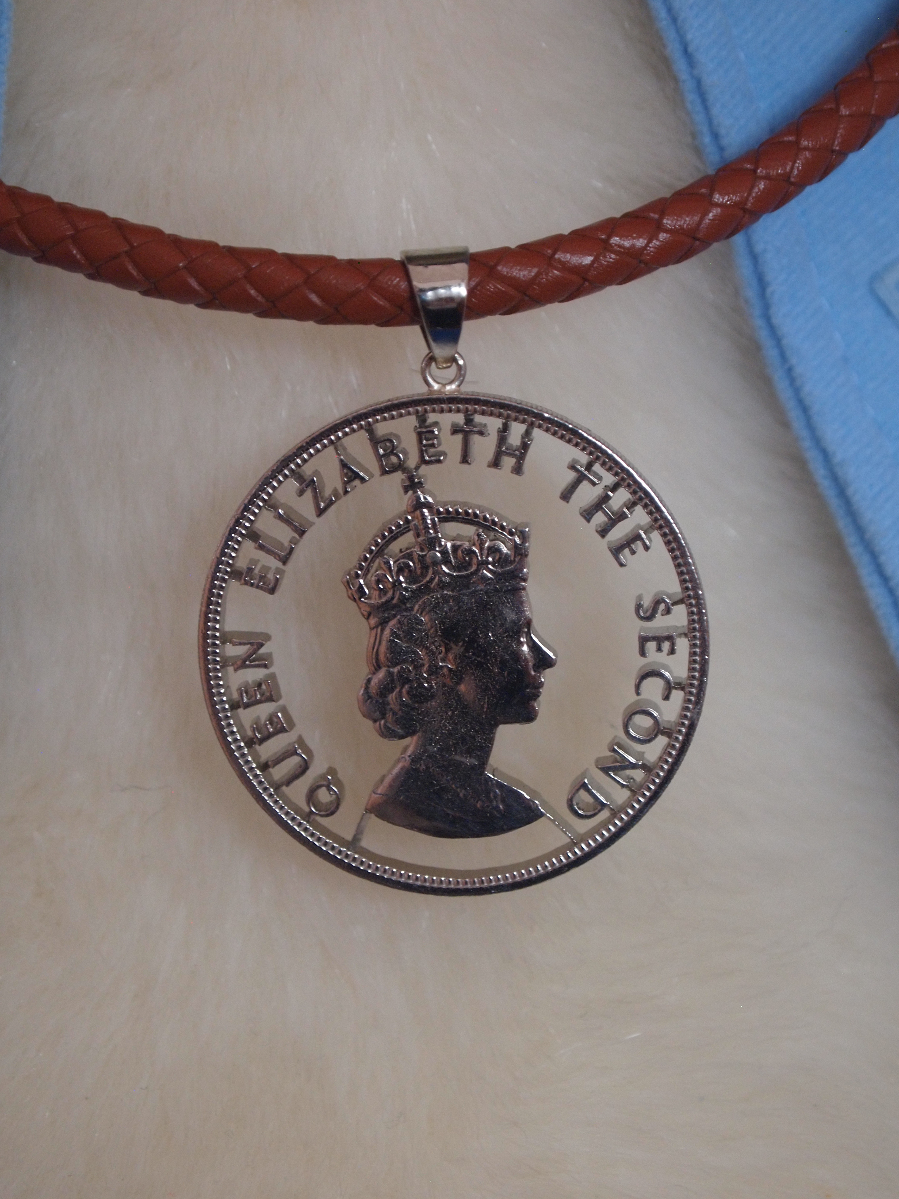 コインカットチョーカーペンダント　ジャージー島5シリング