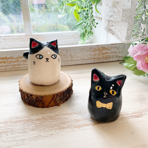 猫目 黒猫 ハチワレ猫 にゃんこペーパーウェイト 金彩 蝶ネクタイ